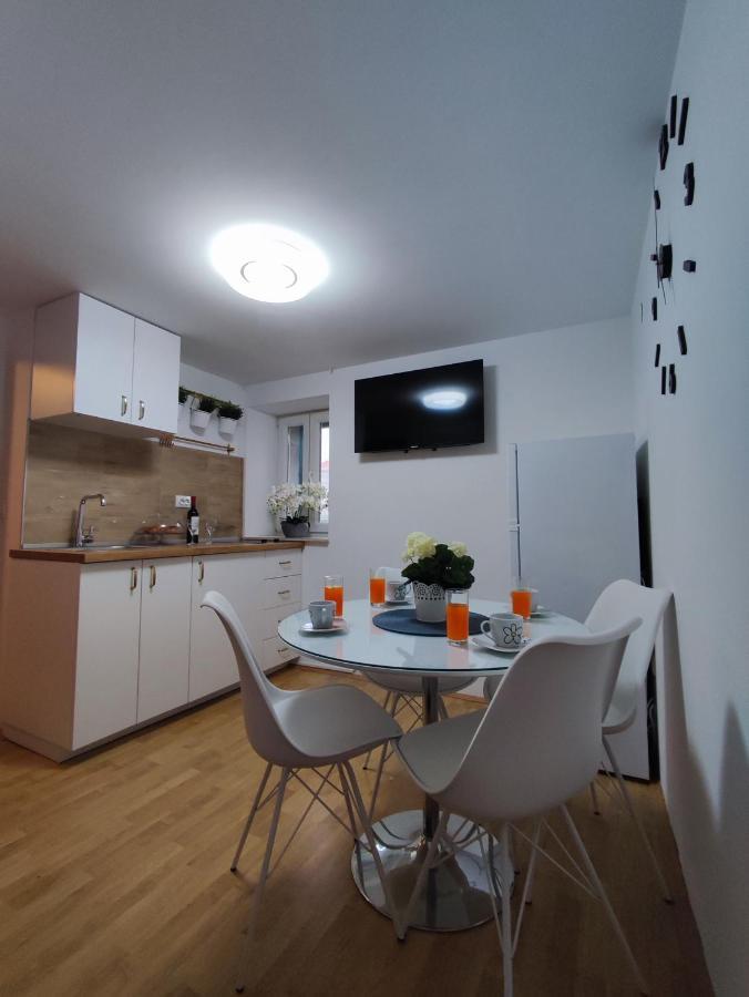KaštelaStone House Lovric公寓 外观 照片