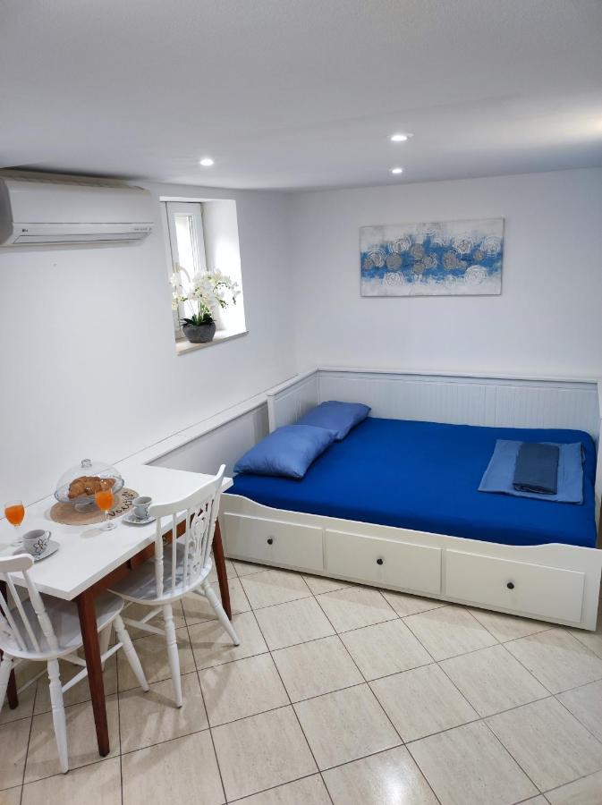 KaštelaStone House Lovric公寓 外观 照片