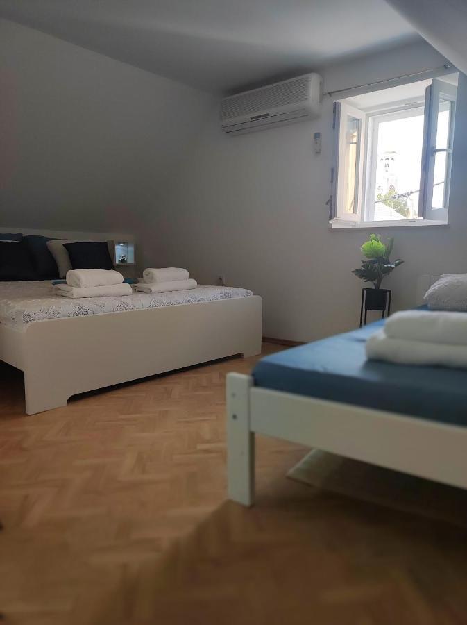 KaštelaStone House Lovric公寓 外观 照片