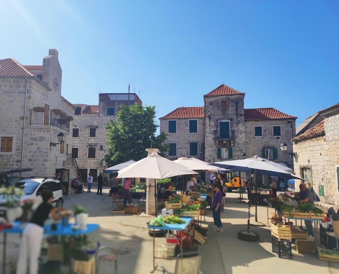 KaštelaStone House Lovric公寓 外观 照片